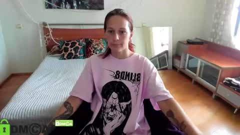 Snapshot of lilyviolet7 chatting on 07/14/26, 07:24 Hi Im Lily online show from 07/14/26, 07:24