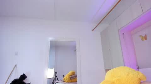 lilywhitee1 online show from 06/20/26, 04:26