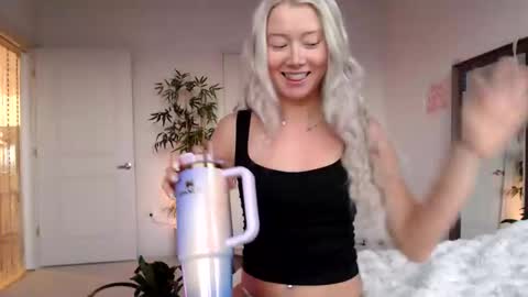 Lily Monroe online show from 01/12/26, 01:05