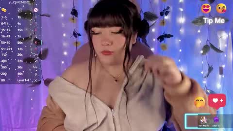 Snapshot of limoncito_blossom2 chatting on 10/10/25, 09:52 Natalia online show from 10/10/25, 09:52