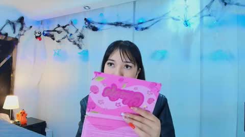  Lina Bedoya  online show from 10/30/25, 11:44