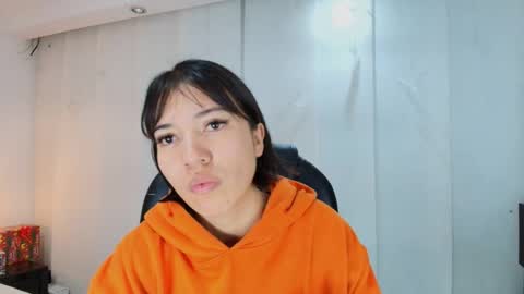  Lina Bedoya  online show from 12/18/25, 11:38