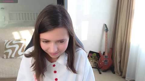 Lina online show from 09/30/25, 11:15