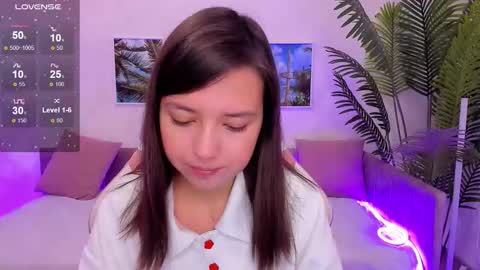 Lina online show from 10/11/25, 02:44