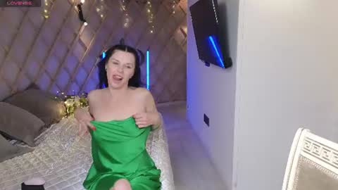 Snapshot of lina_flore chatting on 07/11/26, 10:11 lina_flore online show from 07/11/26, 10:11