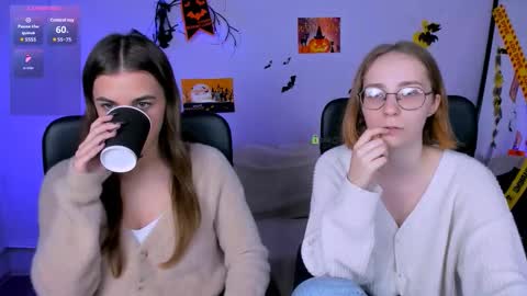 lina_fox12 online show from 10/24/25, 12:34