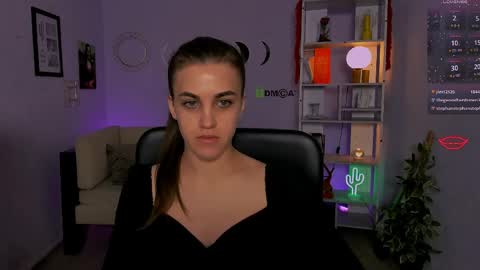 lina_fox12 online show from 05/11/26, 12:33