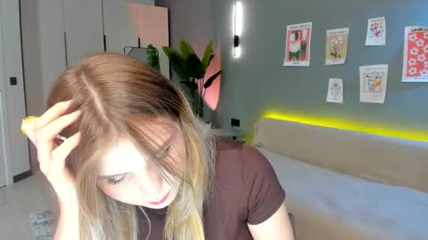 Lina online show from 03/06/26, 01:29