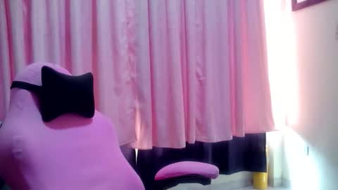 Lina Mara99 online show from 06/04/26, 03:40