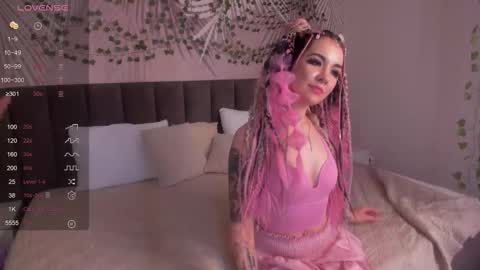 Snapshot of lina_moony chatting on 11/15/25, 09:39 lina_moony online show from 11/15/25, 09:39