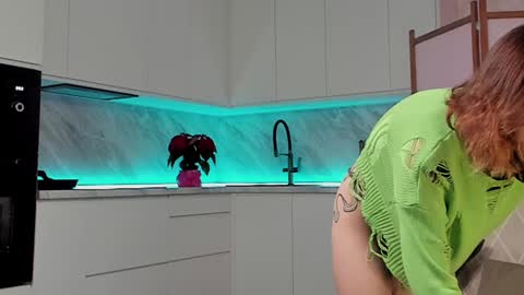 Lina -  online show from 12/07/24, 09:50