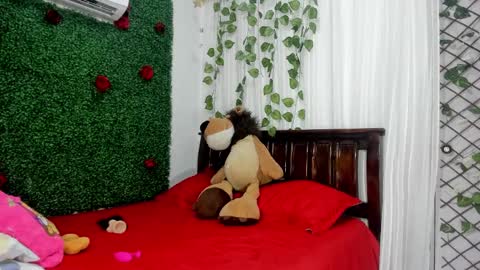 paola online show from 12/22/24, 11:41