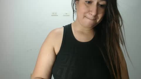 Snapshot of lina_playful chatting on 02/10/25, 05:58 iiisabella online show from 02/10/25, 05:58