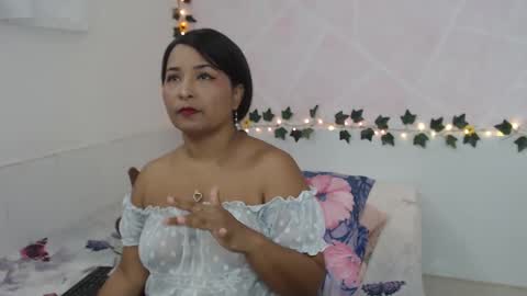 LINA SANCHEZ online show from 10/08/25, 01:20