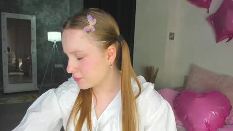 Snapshot of lina_smilee chatting on 06/05/26, 06:52 Lina online show from 06/05/26, 06:52