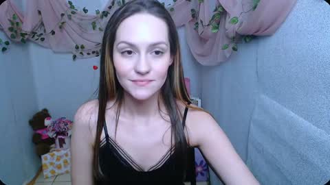 Snapshot of lina_star_s chatting on 12/19/24, 09:40 Lina online show from 12/19/24, 09:40