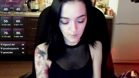 Lina 3  1715622743 online show from 01/05/25, 01:35