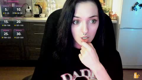 Lina 3  1715622743 online show from 01/09/25, 11:36