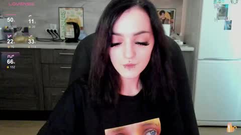 Lina 3  1715622743 online show from 09/11/25, 08:03