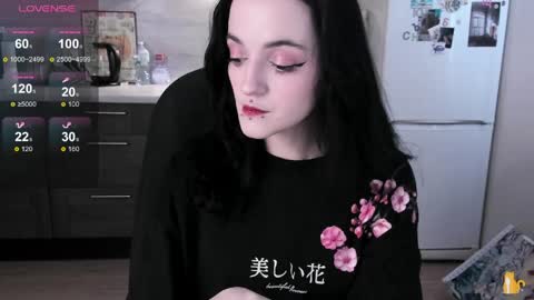 Lina 3  1715622743 online show from 04/01/26, 08:15