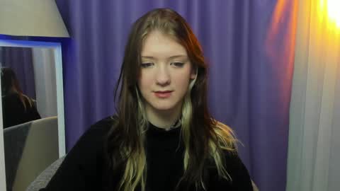 Snapshot of lina_vi chatting on 12/20/24, 03:03 Lina online show from 12/20/24, 03:03