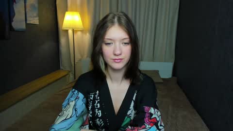 Snapshot of lina_vi chatting on 12/31/24, 03:23 Lina online show from 12/31/24, 03:23