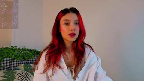 Snapshot of linaage chatting on 03/18/26, 06:33 Lina online show from 03/18/26, 06:33