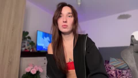 Lina online show from 10/10/25, 01:10