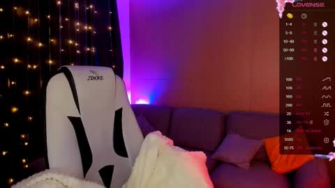 Lina online show from 11/29/25, 08:17