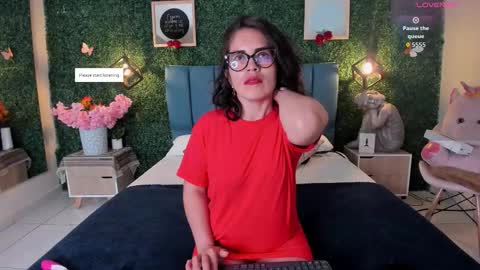 Lina  online show from 09/13/25, 12:05