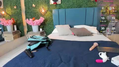 Lina  online show from 09/14/25, 11:53