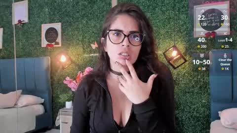 Lina  online show from 10/18/25, 11:44