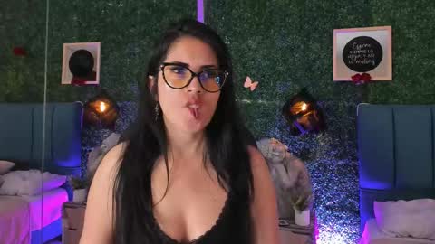 Lina  online show from 01/15/26, 11:48