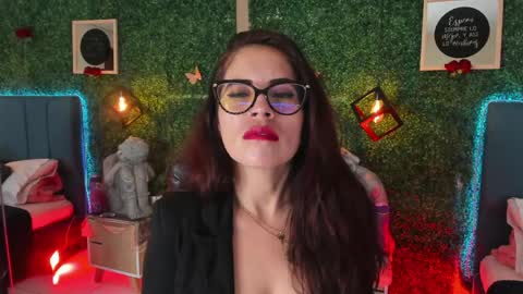 Lina  online show from 04/17/26, 11:24