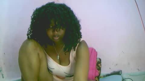 linah1123 online show from 10/10/25, 10:47