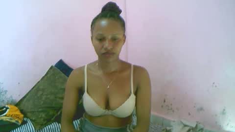 linah1123 online show from 04/11/26, 02:49