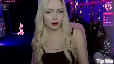 Snapshot of linalirian chatting on 04/24/26, 10:39 I am Lina online show from 04/24/26, 10:39