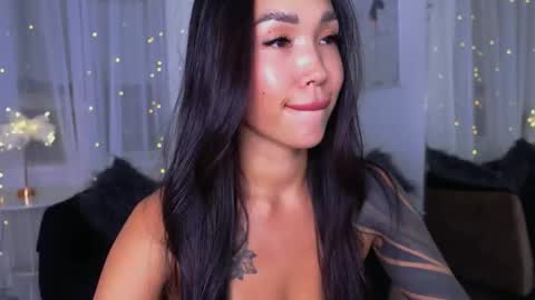 Lina online show from 03/03/25, 11:55
