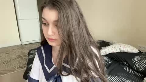 Snapshot of linamurrrr chatting on 04/27/26, 10:02 Nicolas and Lina online show from 04/27/26, 10:02