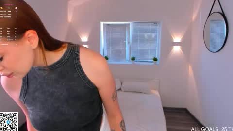 lina online show from 11/22/25, 03:16