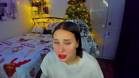 Lina online show from 12/17/25, 11:11