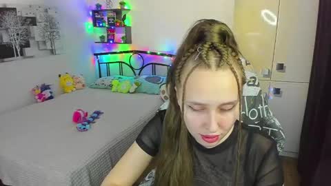 Lina online show from 04/17/26, 08:56