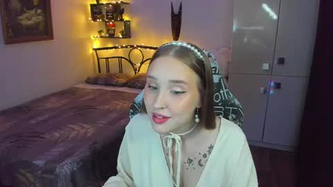 Lina online show from 06/15/26, 09:39