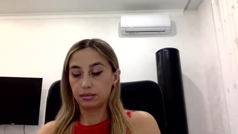 linavora online show from 11/26/25, 01:23