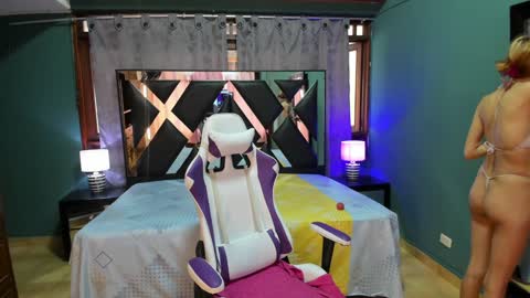  Linda  online show from 01/28/25, 06:07