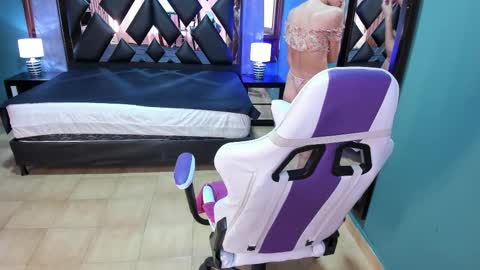  Linda  online show from 02/17/25, 06:04