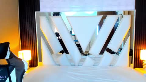  Linda  online show from 10/13/25, 06:08