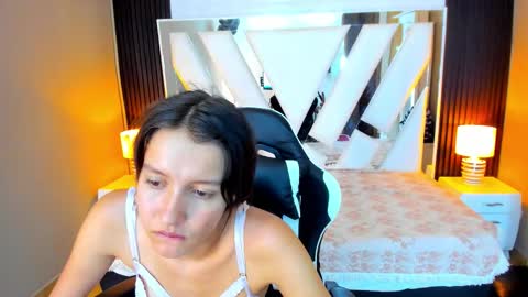  Linda  online show from 10/22/25, 06:40