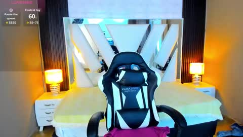  Linda  online show from 11/17/25, 05:41