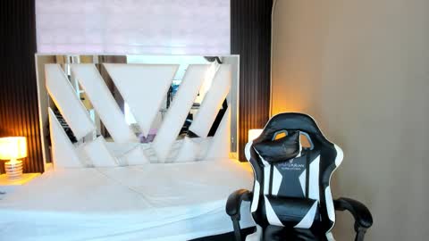  Linda  online show from 03/23/26, 06:45